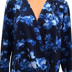 NWT Vince Camuto size small